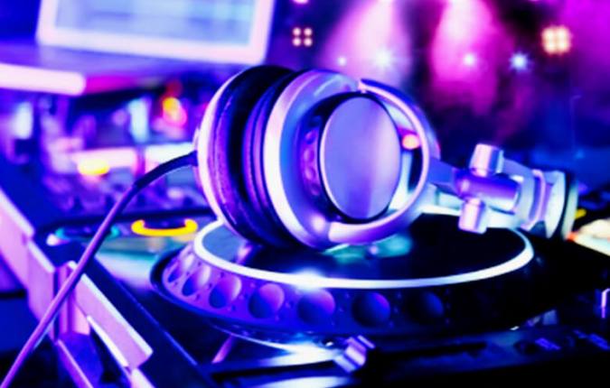 DJ and party music for corporate parties and corporate events with Midgaard Event