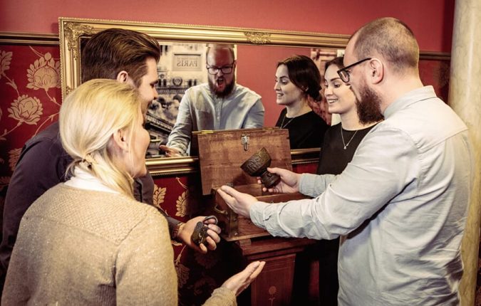 Escape Room in Copenhagen for team building or fun with Da Vinci theme by Midgaard Event